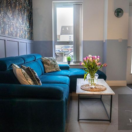 1 Bed House At Velvet Serviced Accommodation Swansea With Free Parking & Wifi - Sa1 Eksteriør bilde