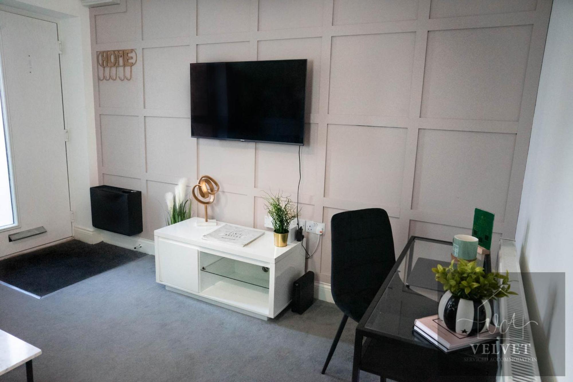 1 Bed House At Velvet Serviced Accommodation Swansea With Free Parking & Wifi - Sa1 Eksteriør bilde
